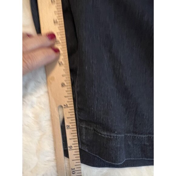 Torrid Denim Shorts Womens 14 Dark Blue Wash Bermuda Jegging High Rise 3 Button - Picture 7 of 8